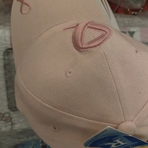 hat an HELLOKITTY BUNDEL